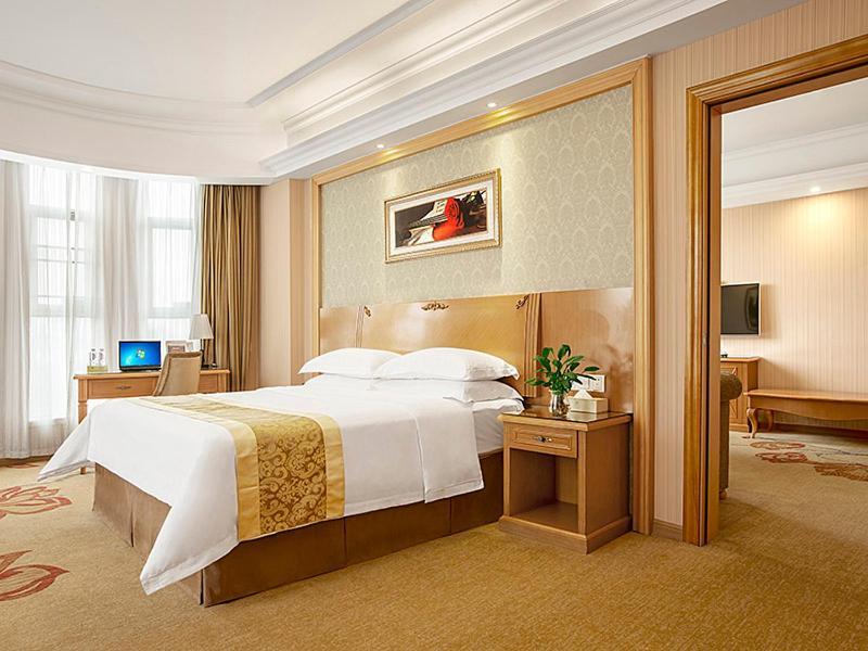 Vienna Hotel Shenzhen View Lake Park المظهر الخارجي الصورة